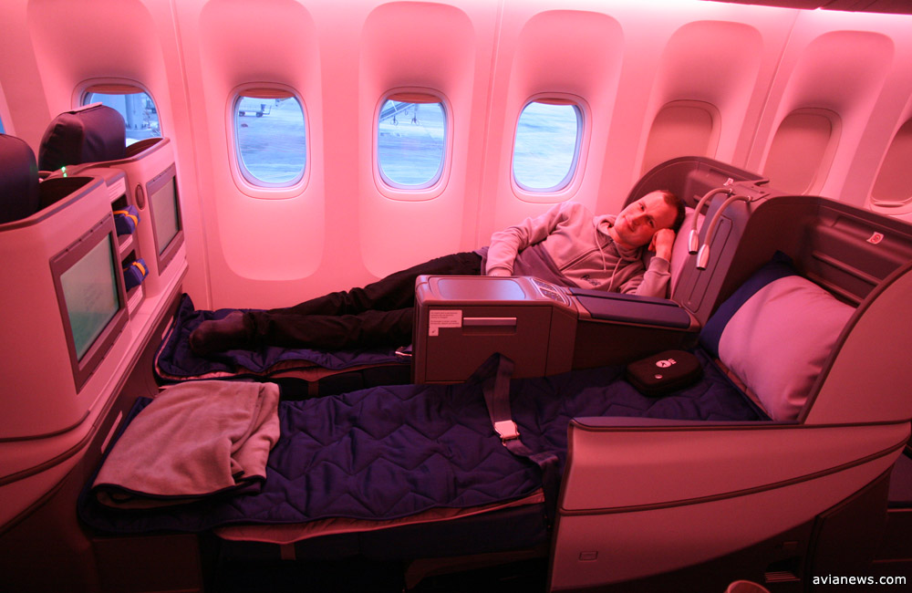 Кресла-кровати и навороченные телевизоры: фото из самолета МАУ поражают