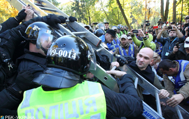 Покров без крови: как правые отметили день УПА и не пошли штурмовать Лавру