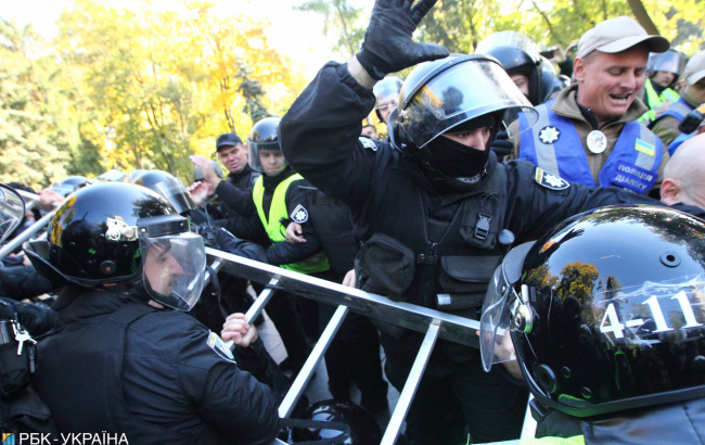 Покров без крови: как правые отметили день УПА и не пошли штурмовать Лавру