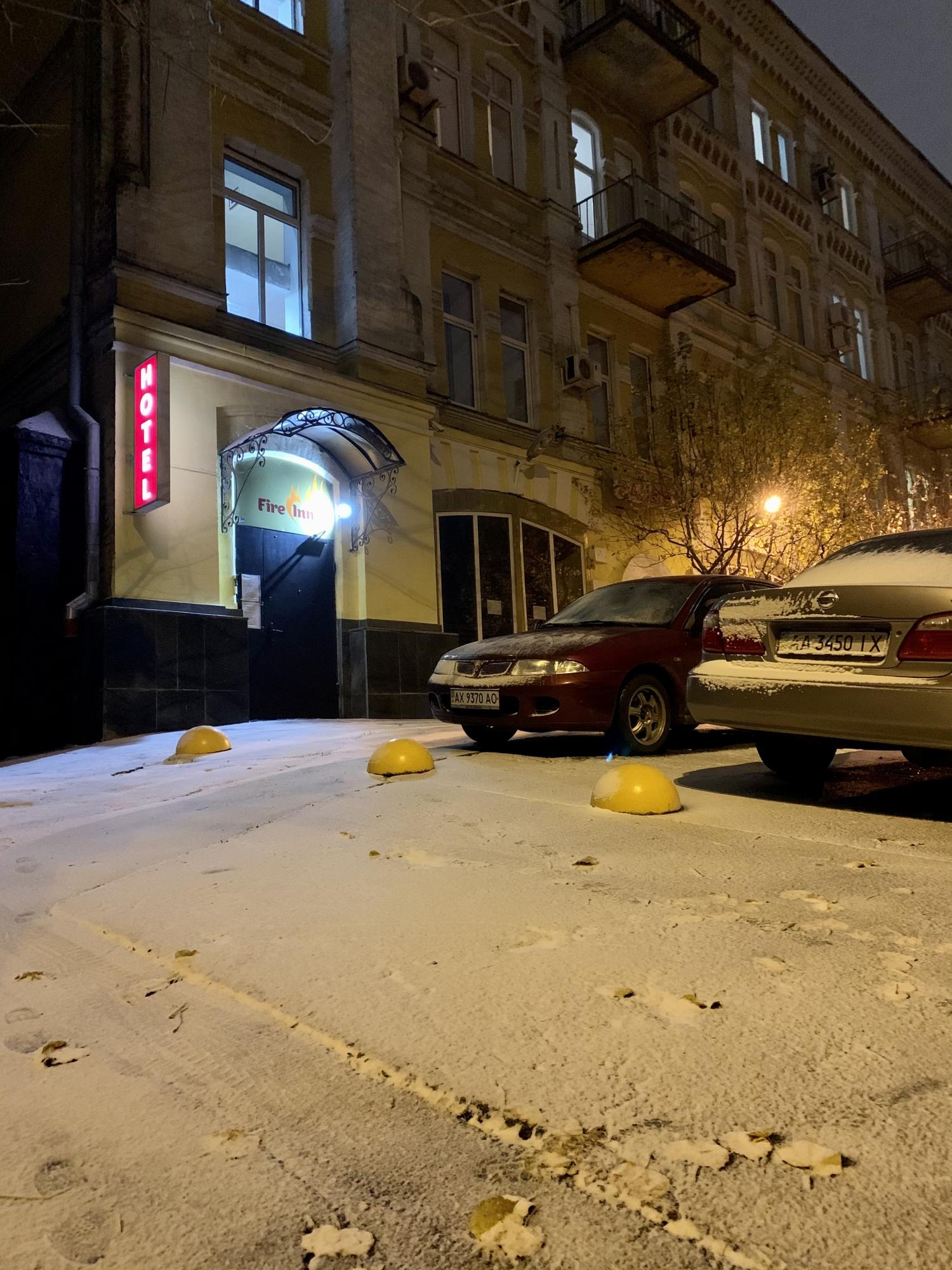 У Києві випав перший сніг: фото і відео запорошеної столиці