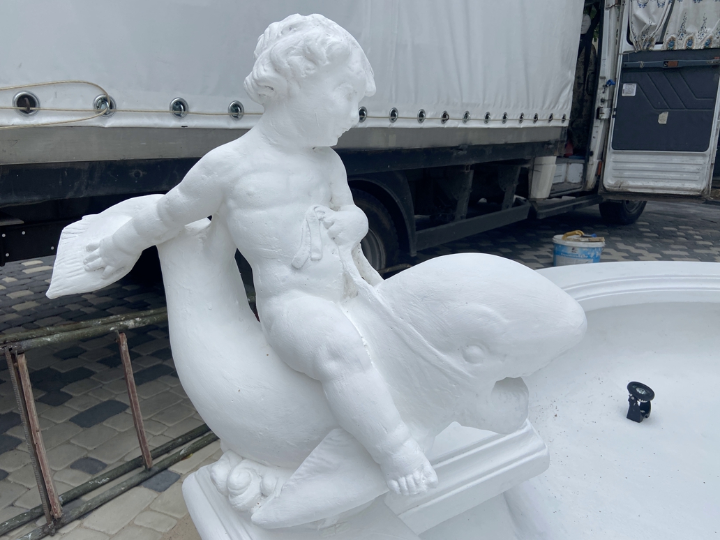 Чиновники "украсили" Херсон фонтаном в стиле "колхозное рококо": на него нельзя смотреть без слез