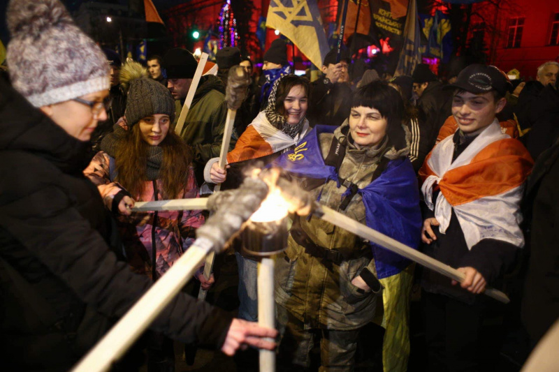 У Києві націоналісти проводять смолоскипну ходу на честь Бандери