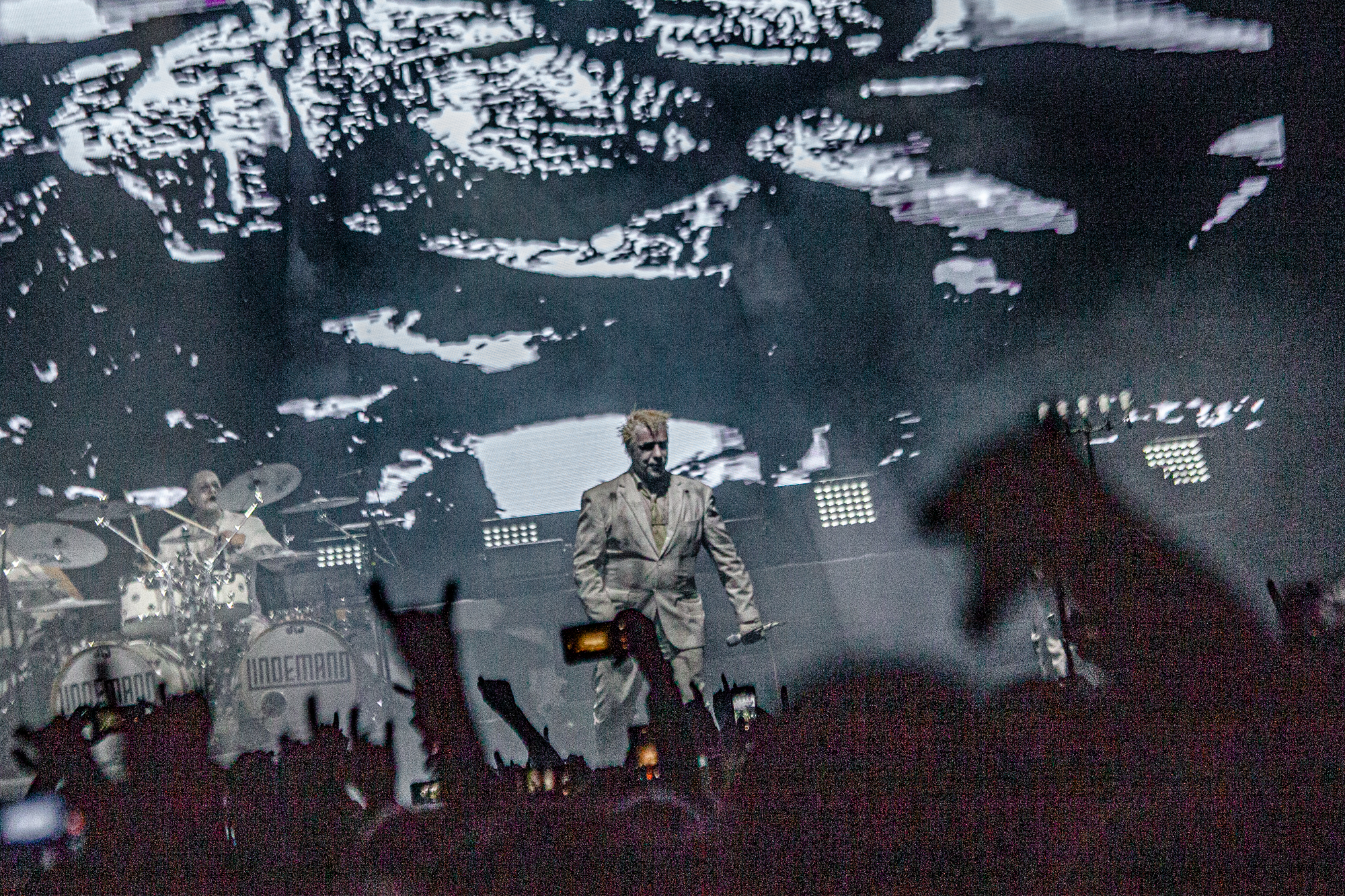 Линдеманн "разорвал" Киев: большой фоторепортаж с концерта суперзвезды
