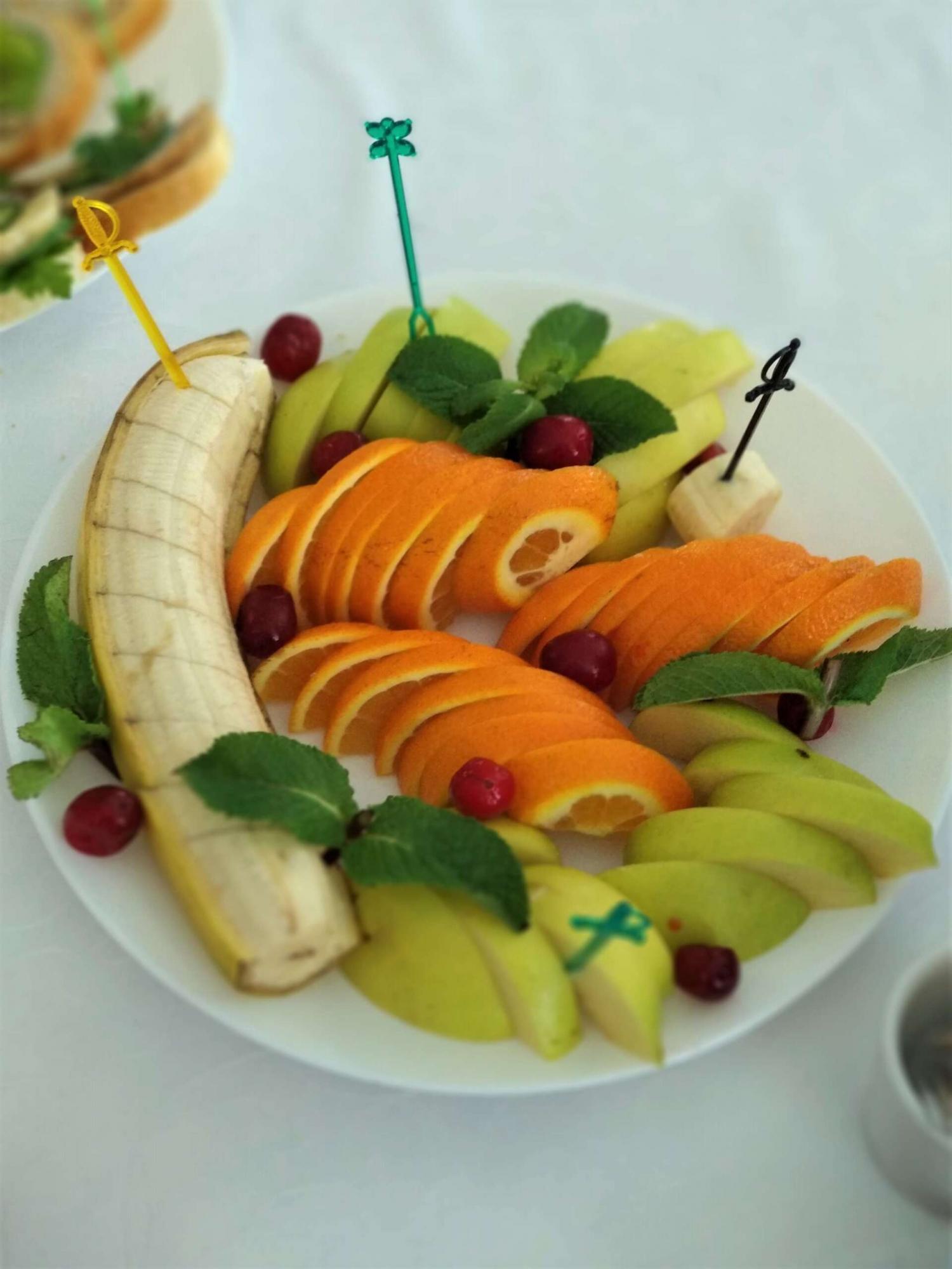 Появились фото блюд из столовой Чернобыля: голубцы и миниатюрные печеньки