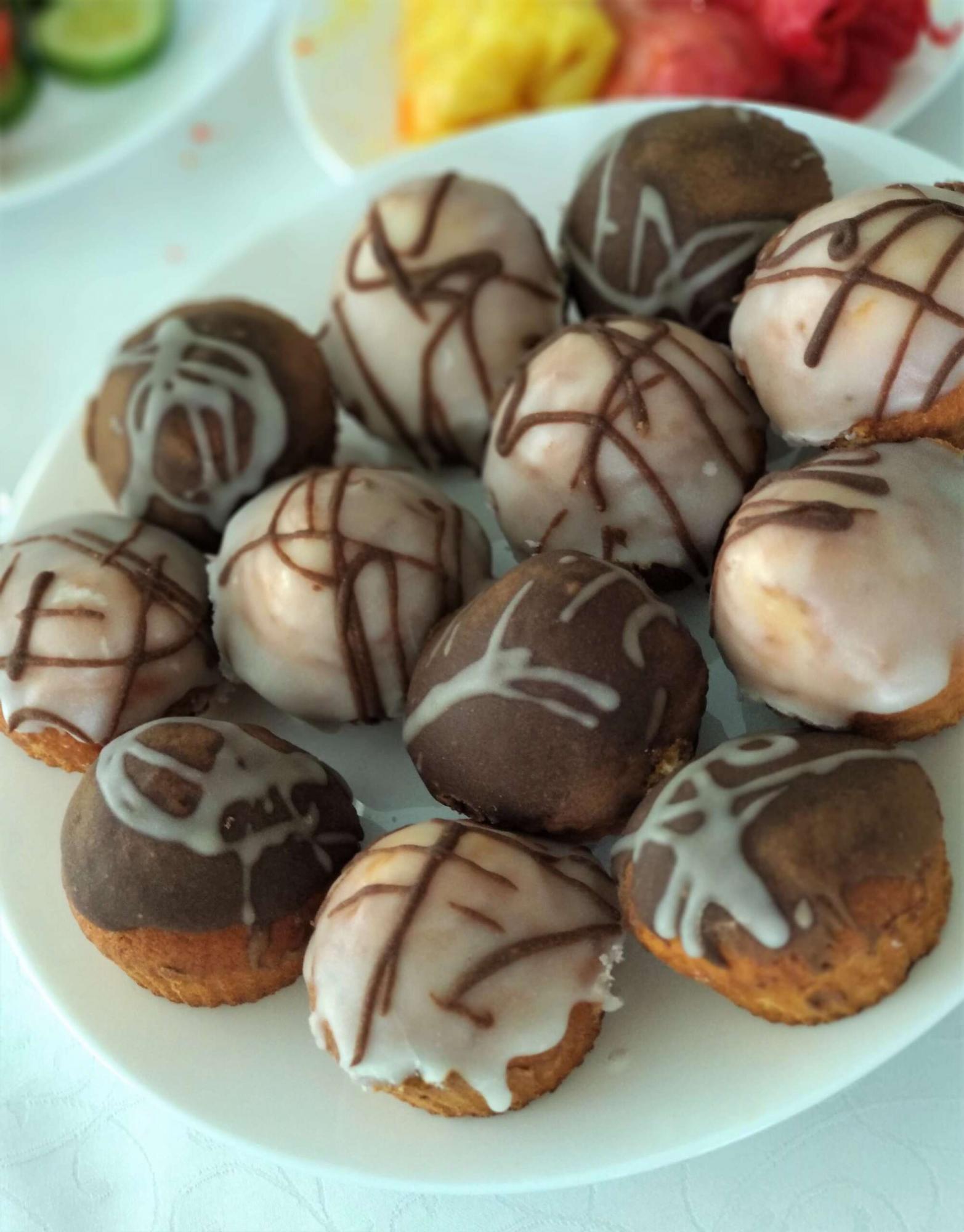 Появились фото блюд из столовой Чернобыля: голубцы и миниатюрные печеньки