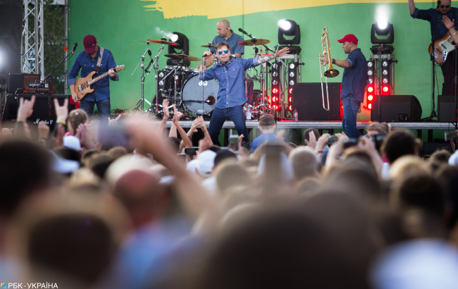 Зрелища вместо хлеба: как на концертах в Киеве агитировали накануне выборов в Раду