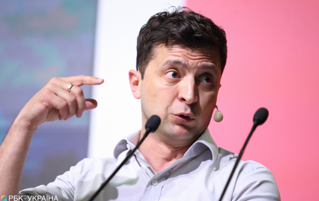 Давайте не о политике: охранники Зеленского ударили журналиста