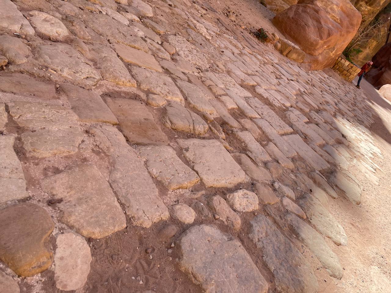 Современная‌ ‌Иордания:‌ ‌жизнь‌ ‌в‌ ‌пустыне,‌ ‌квартиры‌ ‌без‌ мебели‌ ‌и‌ ‌дорогие‌ ‌жены‌