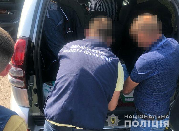 Співробітники Львівської митниці організували схему незаконного ввезення машин на "єврономерах"