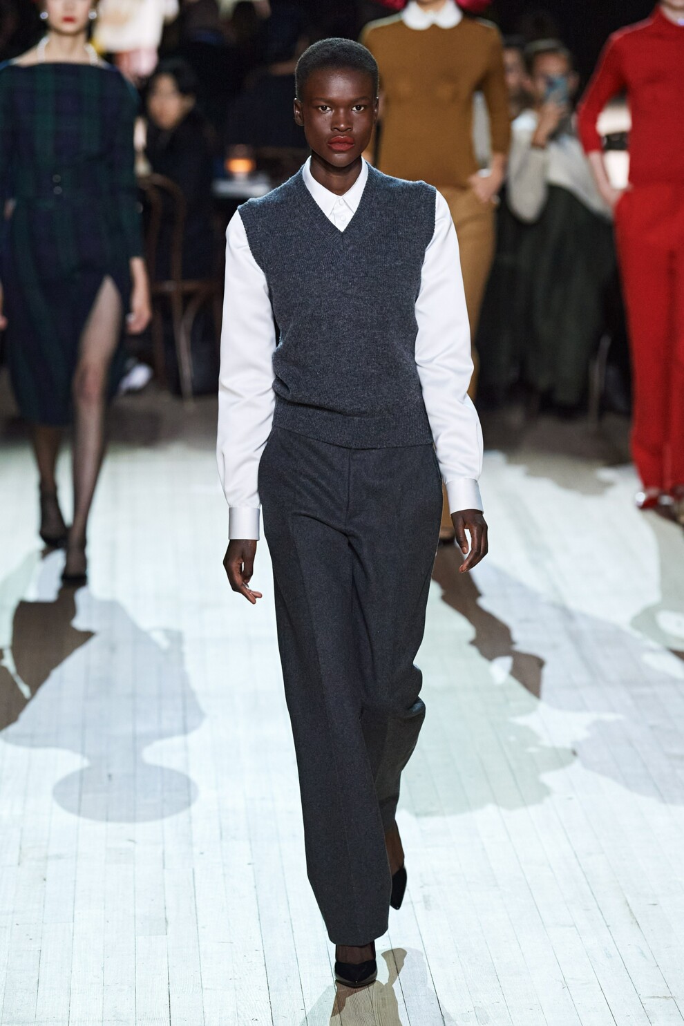 Назван главный тренд осени: блогеры уже сделали его must-have гардероба