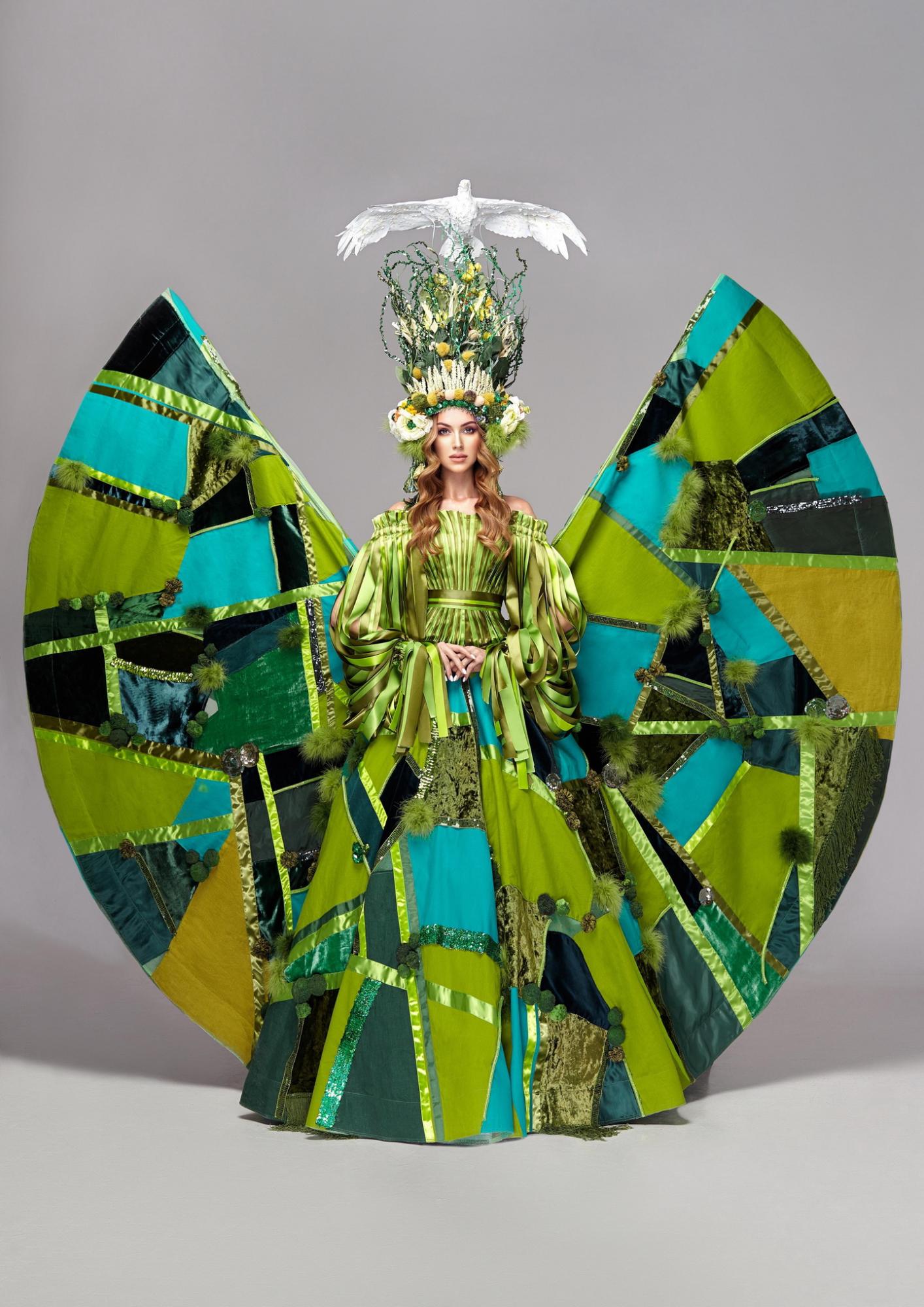 Мисс Украина Вселенная-2019 Анастасия Суббота показала роскошное платье для престижного конкурса