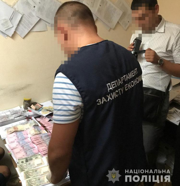 В Одессе задержали чиновников за организацию системы "откатов"