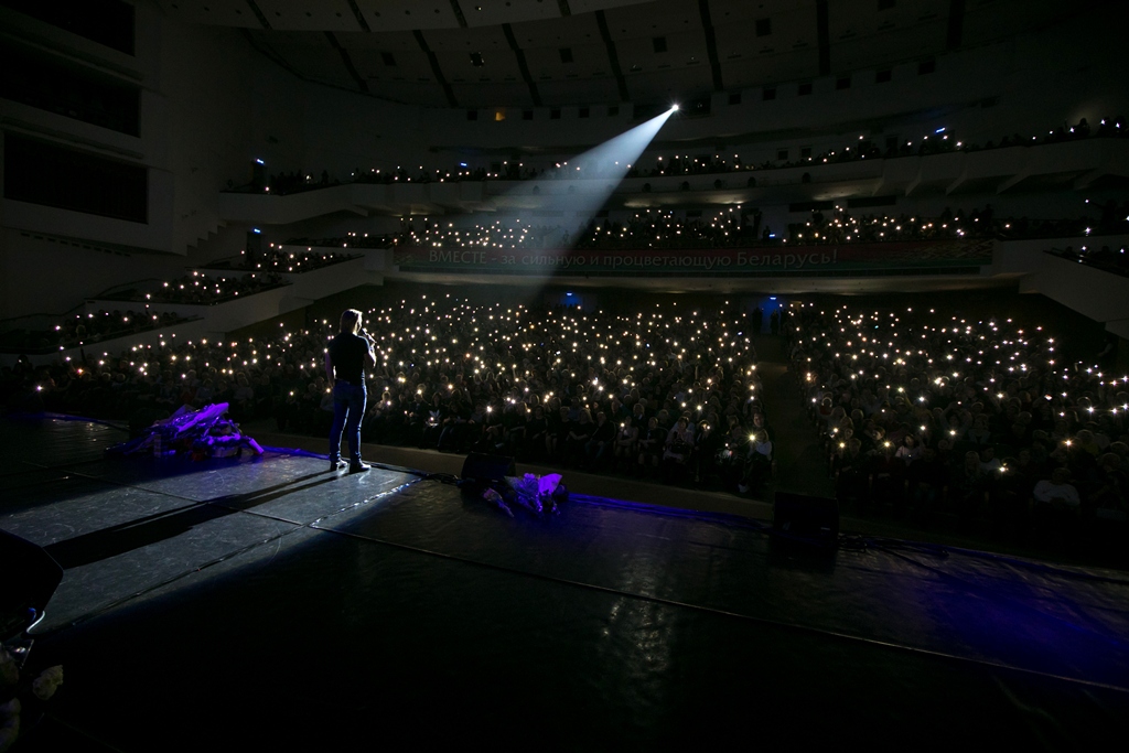"Я благодарен за искренность": Олег Винник собрал аншлаг в Беларуси