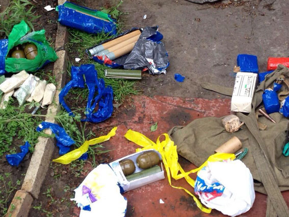 У підозрюваного в стрілянині в Костянтинівці вилучили арсенал зброї