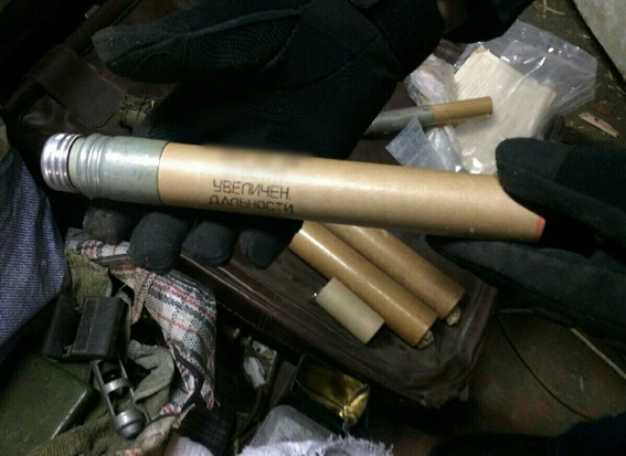 Арсенал зброї та боєприпасів вилучили в Києві