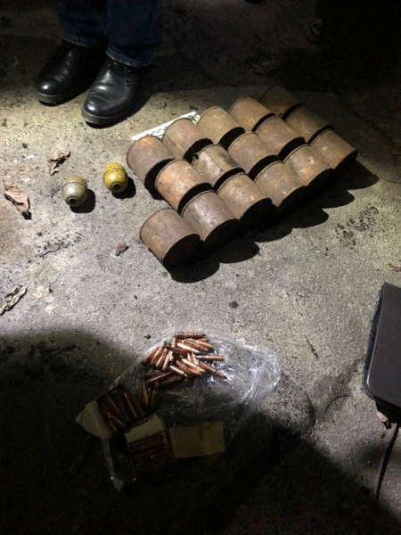 В Днепропетровской области обнаружили два тайника с оружием и наркотиками