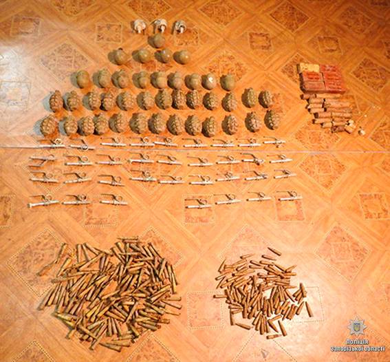 В Запорожской области полиция обнаружила тайник с боеприпасами