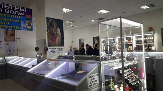 В Николаеве банда злоумышленников совершила вооруженное нападение на ювелирный магазин