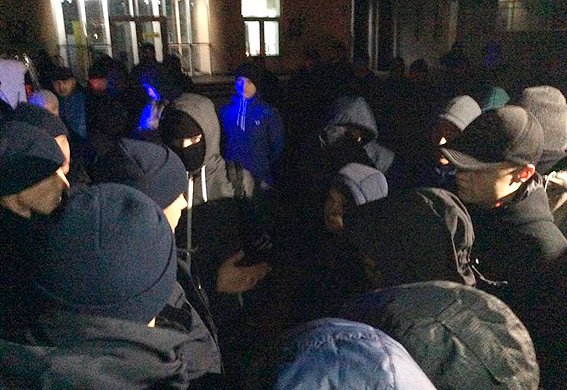 В Хмельницком произошла драка возле клуба, ранены полицейские