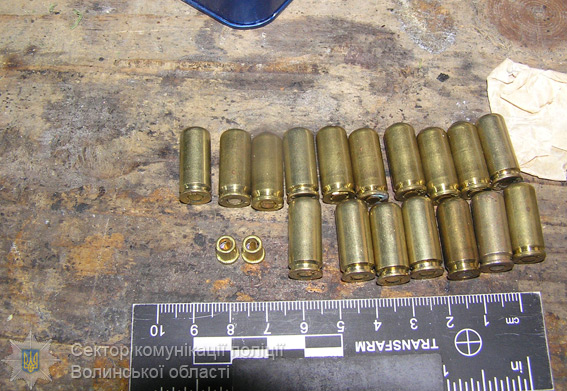 В Волынской области у мужчины изъяли оружие, взрывчатку и наркотики