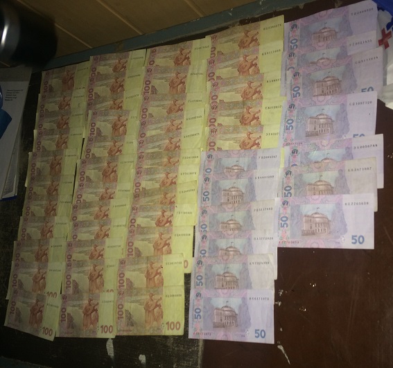 в Запорожье задержали полицейских-грабителей 5