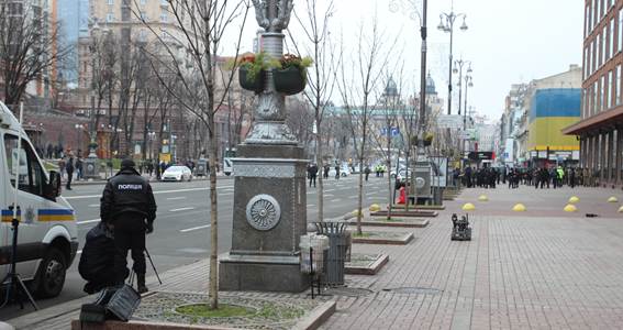 Полиция с помощью робота обезвредила неизвестный предмет в центре Киева