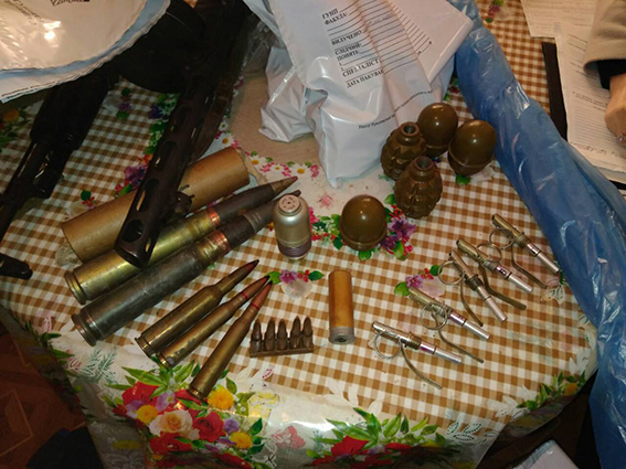 В Черкасской области правоохранители изъяли у местного жителя арсенал оружия