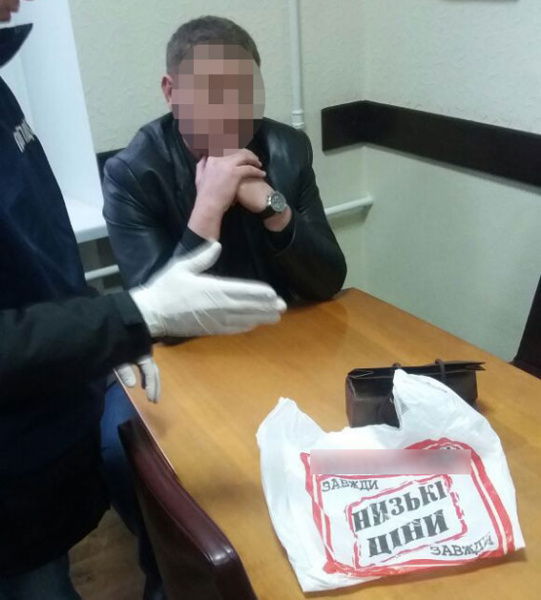 В Кіровоградській області затримали чиновників РДА на хабарі 150 тисяч гривень