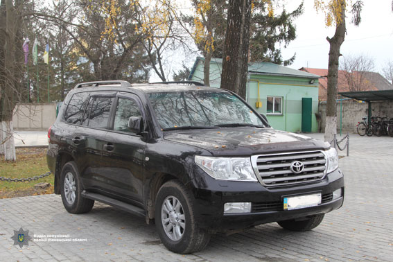 В Ровенской области задержали двух угонщиков элитных авто