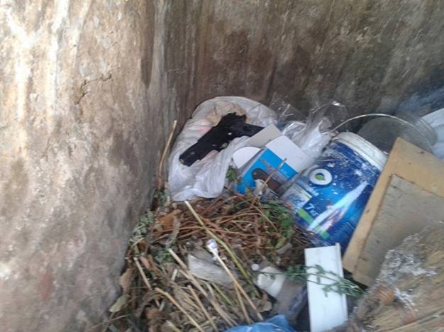 Фото: после ограбления преступники вібросили оружие и скрылись во дворах ограбление, оружие