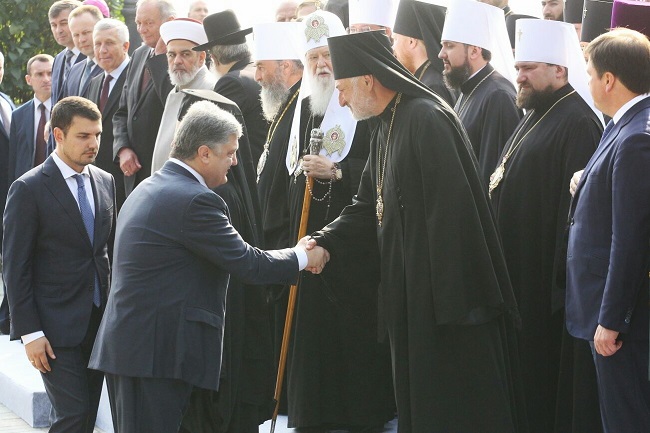 Порошенко посетил торжественные мероприятия ко Дню крещения Руси