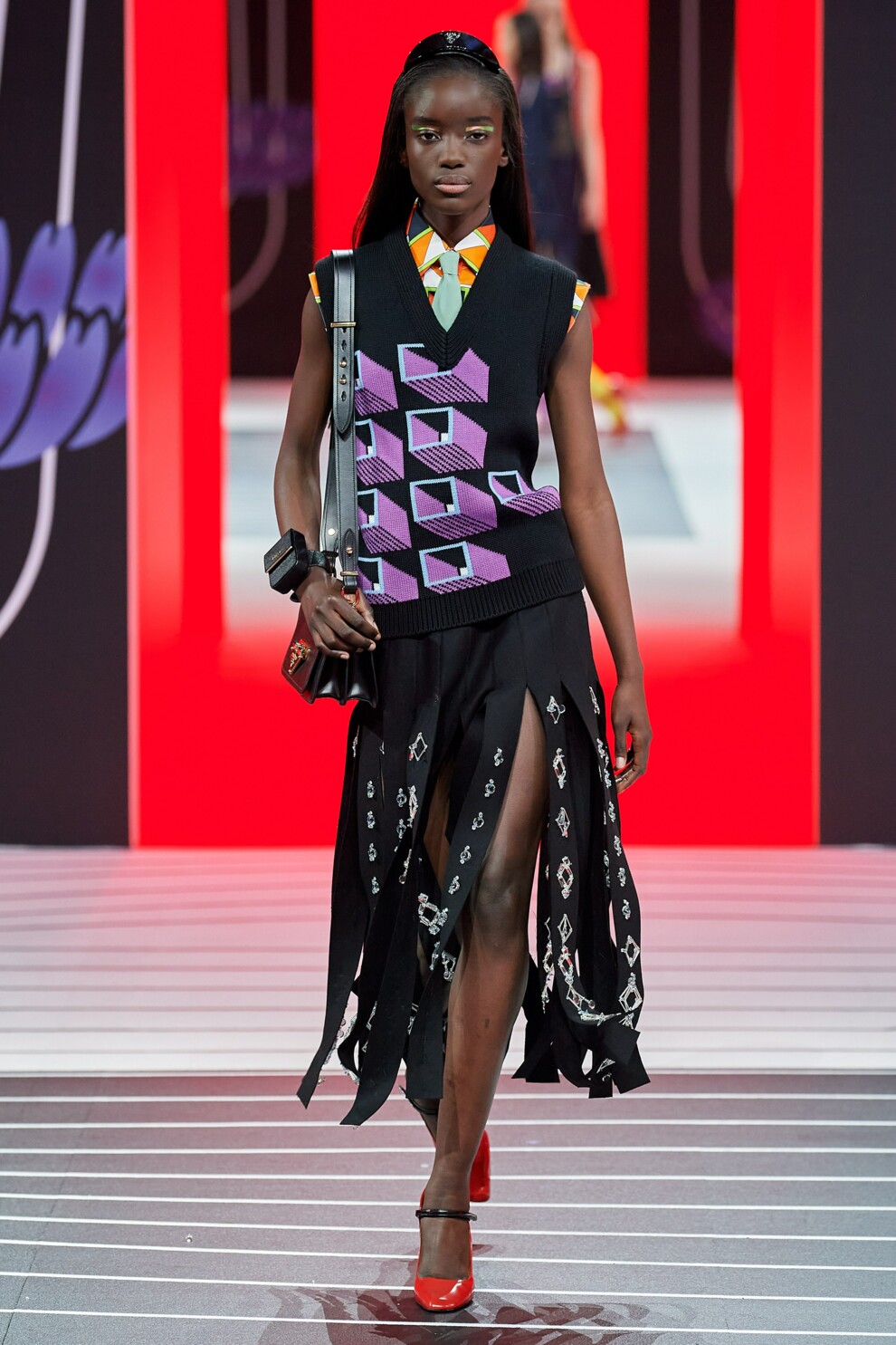 Назван главный тренд осени: блогеры уже сделали его must-have гардероба