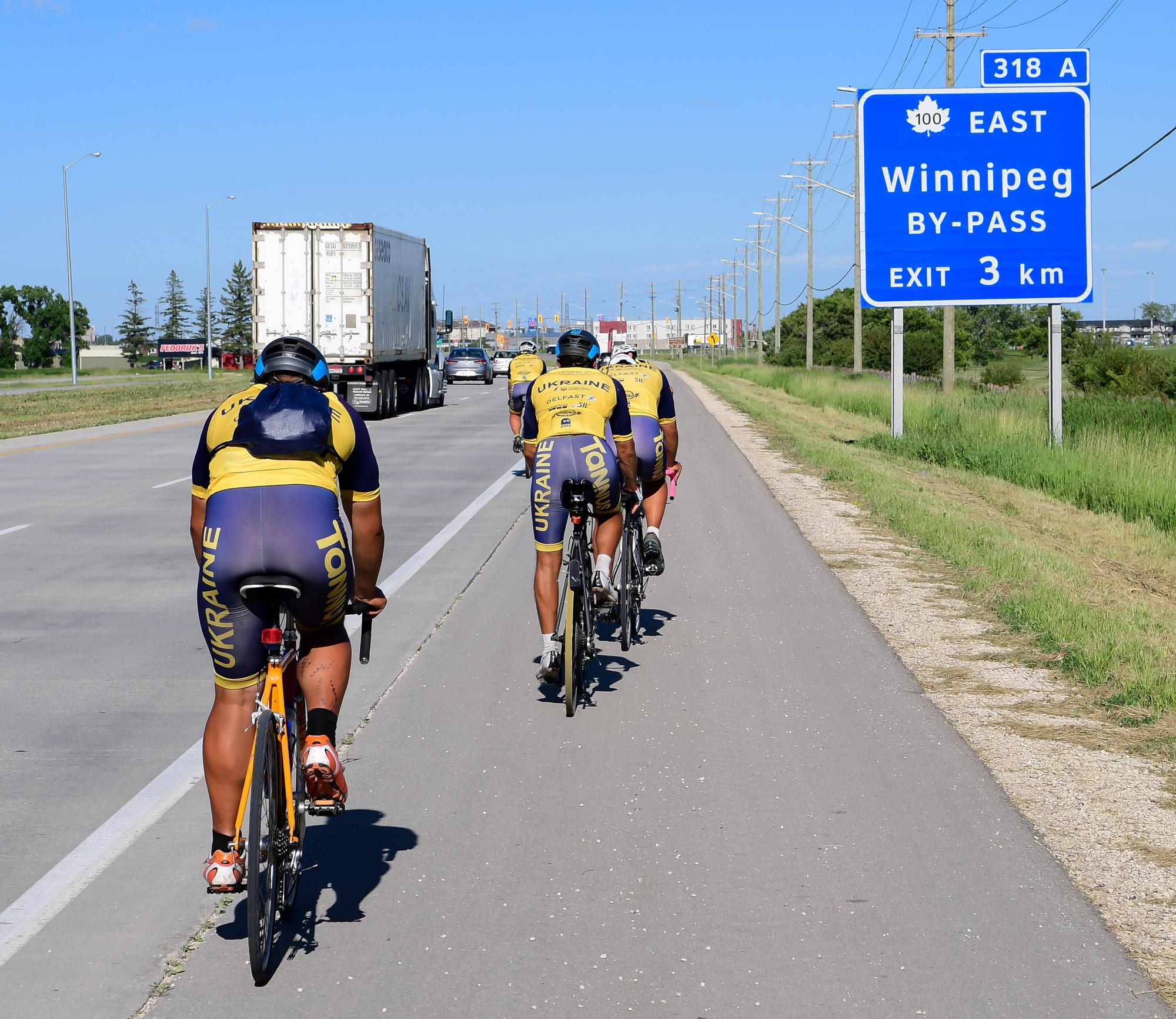 "Искренность местных просто поражала!": украинцы проехали 10 тысяч километров по Канаде и США и побывали в 430 городах