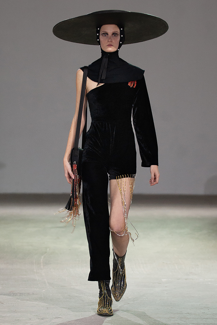 Все дело в шляпе: RYBALKO восхитила новой "жемчужной" коллекцией FW19-20