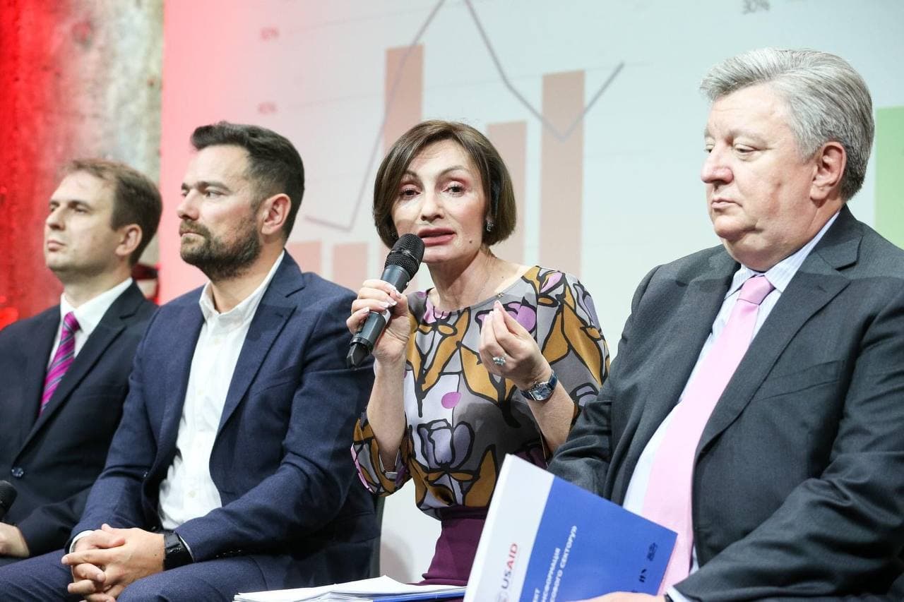 Рожкова подала декларацию: более 3,5 млн зарплаты и 5 элитных часов