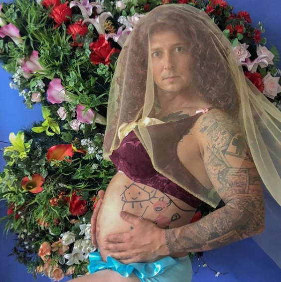 "Вагітний" Педан підірвав мережу пародією на Бейонсе і Роналду