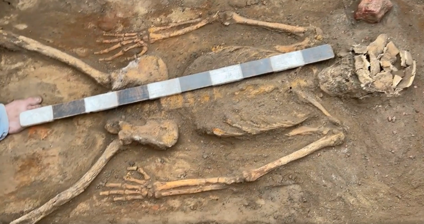 Тайна украинского "Стоунхенджа": исследовали основное захоронение под 5-тысячелетним кромлехом