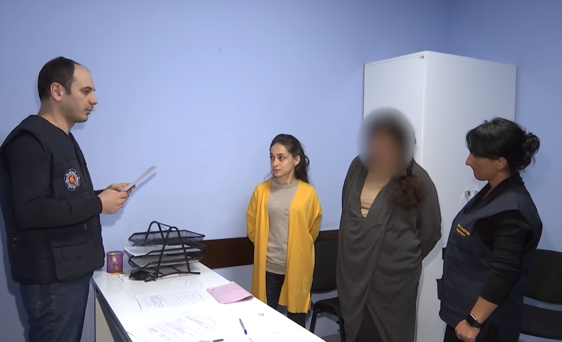 Мати-героїня торгувала дітьми: стало відомо, чи повернуть дітей в Україну