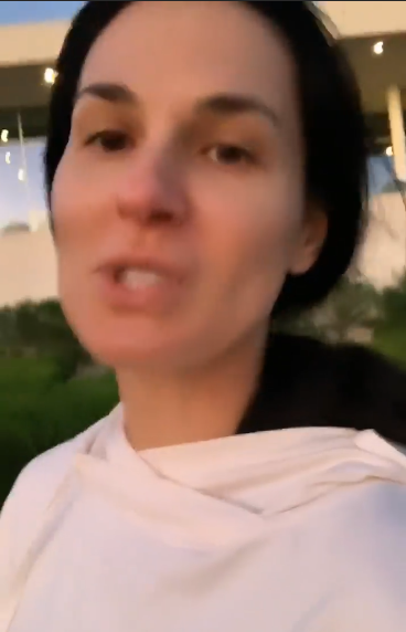 Эффектная Маша Ефросинина в роскошном образе показала семейную идиллию на отдыхе