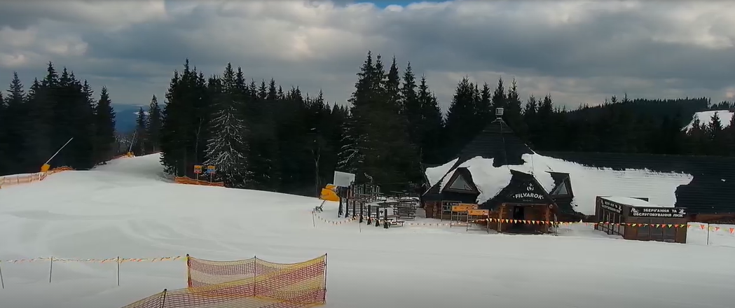 Что происходит в закрытом Буковеле: новые фото и видео опустевшего курорта