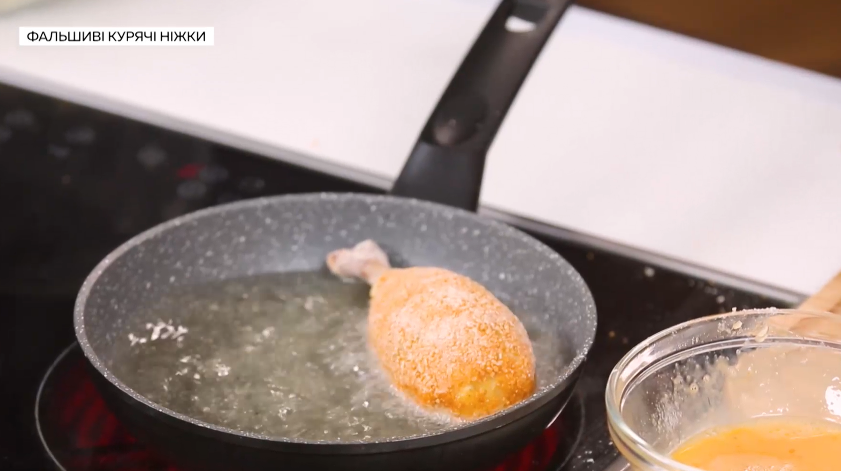 Известный кулинар поделился упрощенным и бюджетным вариантом легендарной котлеты по-киевски