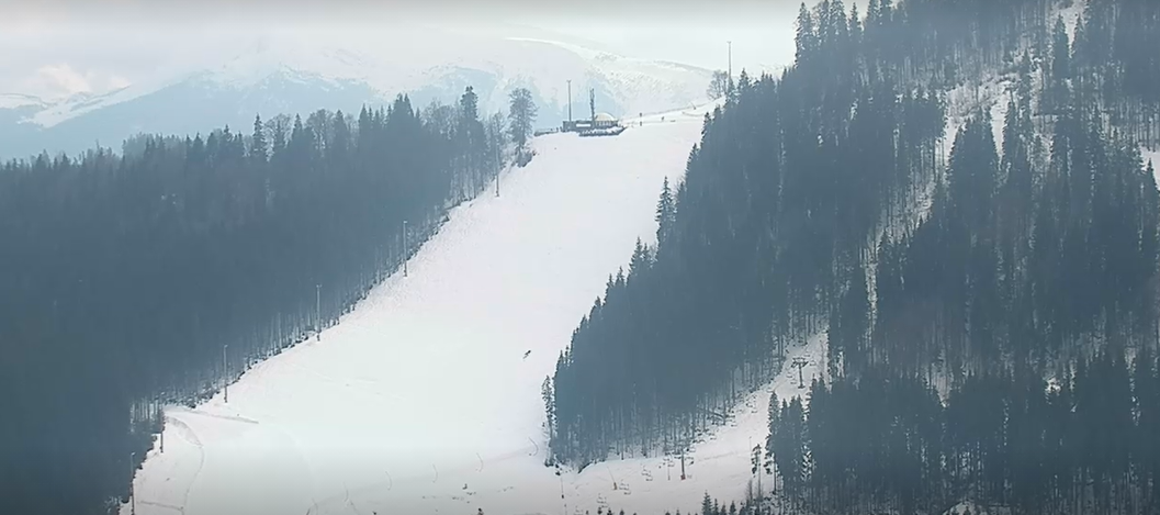 Что происходит в закрытом Буковеле: новые фото и видео опустевшего курорта