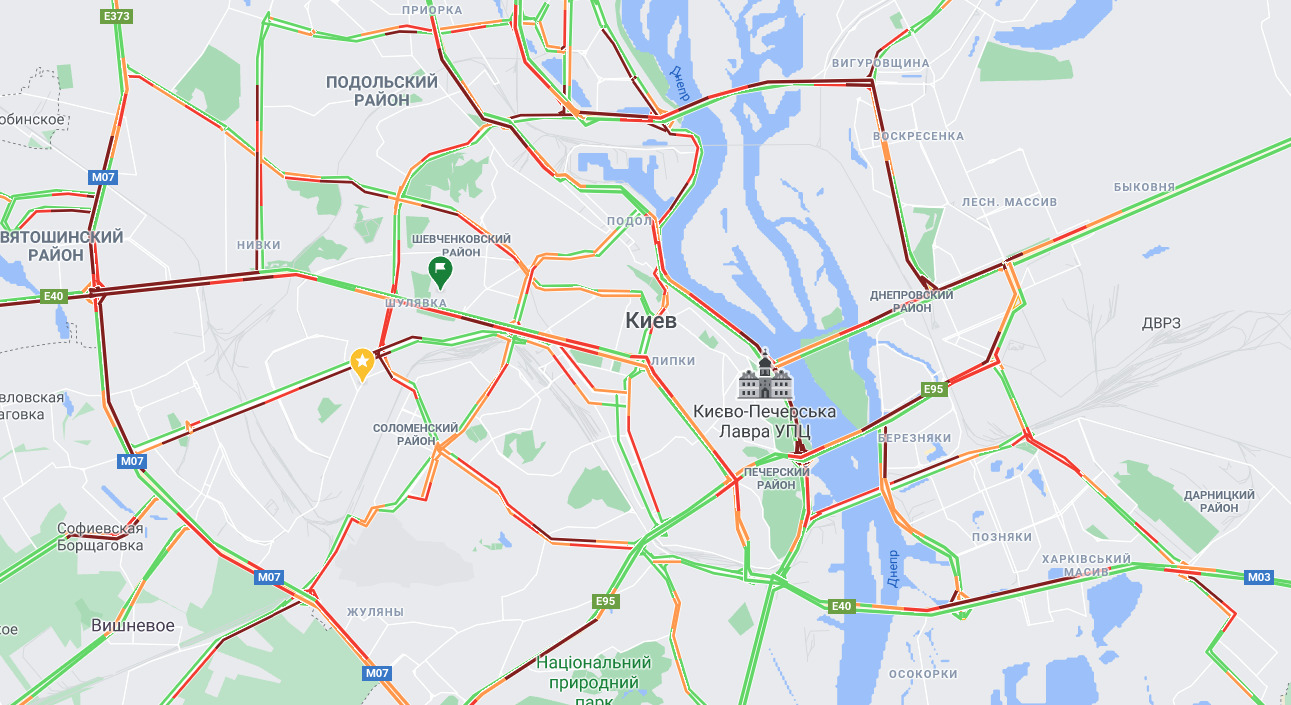 Перший день локдауну у Києві: транспорт порожній, таксі втридорога, а в службах доставки завал