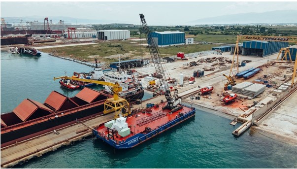 Из Стамбула в Кременчуг плывет арсенал тяжелой техники для строительства моста, - "Укравтодор"