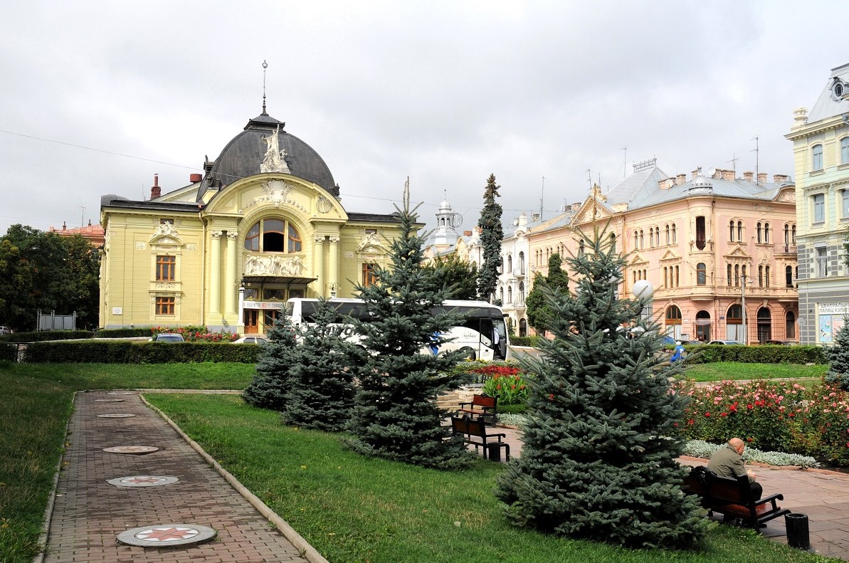 Чернівці в деталях: путівник по найцікавіших пам’ятках, готелях та ресторанах міста