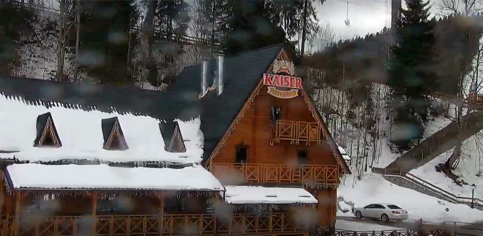 Что происходит в закрытом Буковеле: новые фото и видео опустевшего курорта