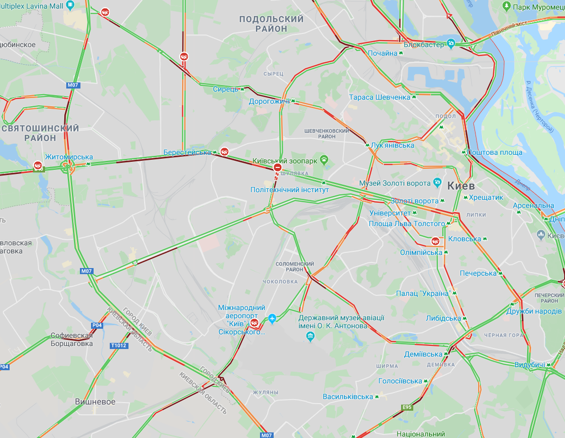 Центр Киева сковали пробки