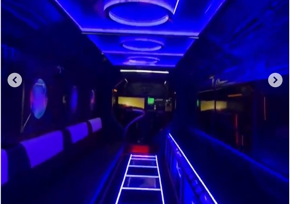 В Украине создали "космический" автобус: видео красавца