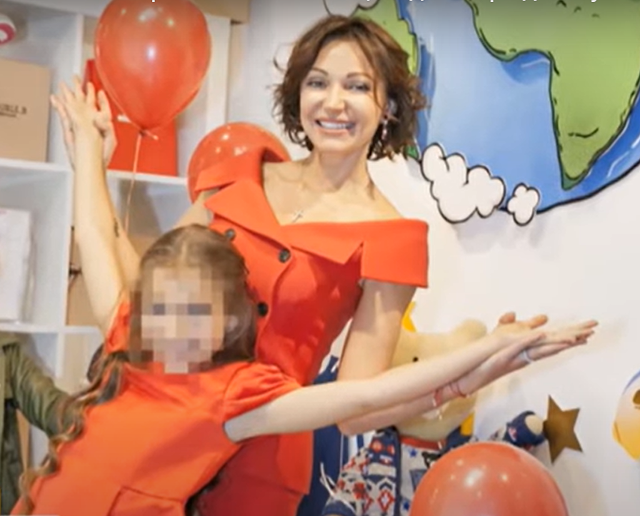 Дочь Кернеса имеет квартиру в Киеве и живет с мамой в Лондоне: что известно об 11-летней Софии