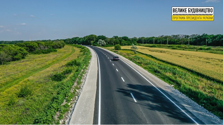 У Дніпропетровській області 24/7 ремонтують трасу Знам‘янка-Ізварине, - ОДА